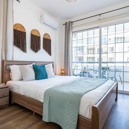Araminta 2-br & Balcony In Apartament *