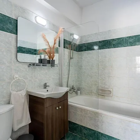 Araminta 2-br & Balcony In Apartman Lárnaka