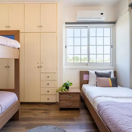 Araminta 2-br & Balcony In Apartman Lárnaka